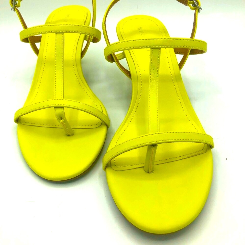 WHO WHAT WEAR Romi Yellow Sandal Size 7